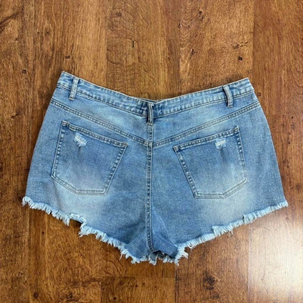 Madden NYC Blue Distressed Denim Shorts Butterfly Button Front Flap Size 21 - Picture 2 of 8